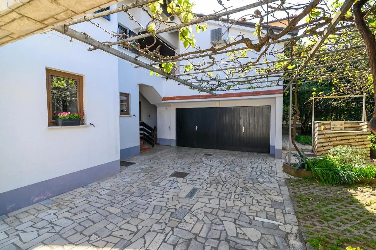 Apartments With A Parking Space Premantura, Medulin - 2228